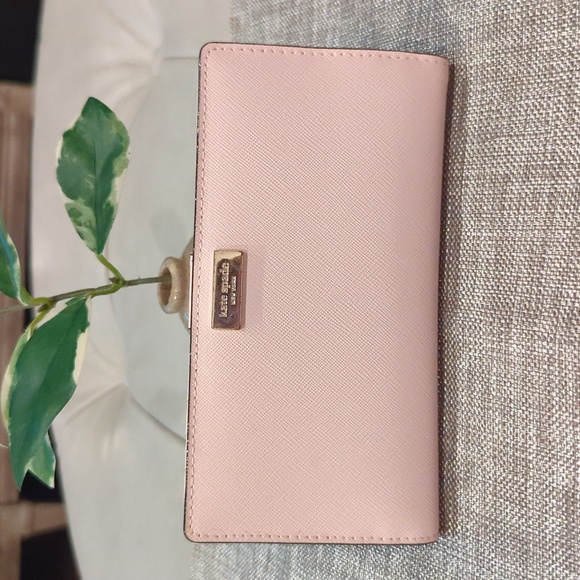 Kate Spade Staci Bi-Fold Pink Wallet EUC - Picture 1 of 13